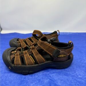 KEEN Kids Brown and Black Sandals Sz 1 (MUNYLI)